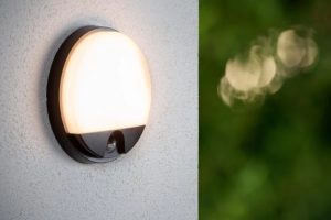 Kulaté venkovní světlo s čidlem